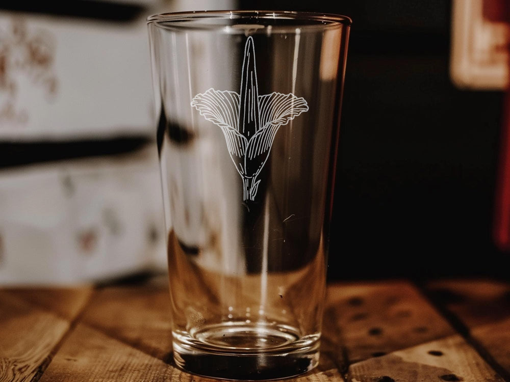 Titan Arum Flower Pint Glass: Botanical Engraved Bar Glass