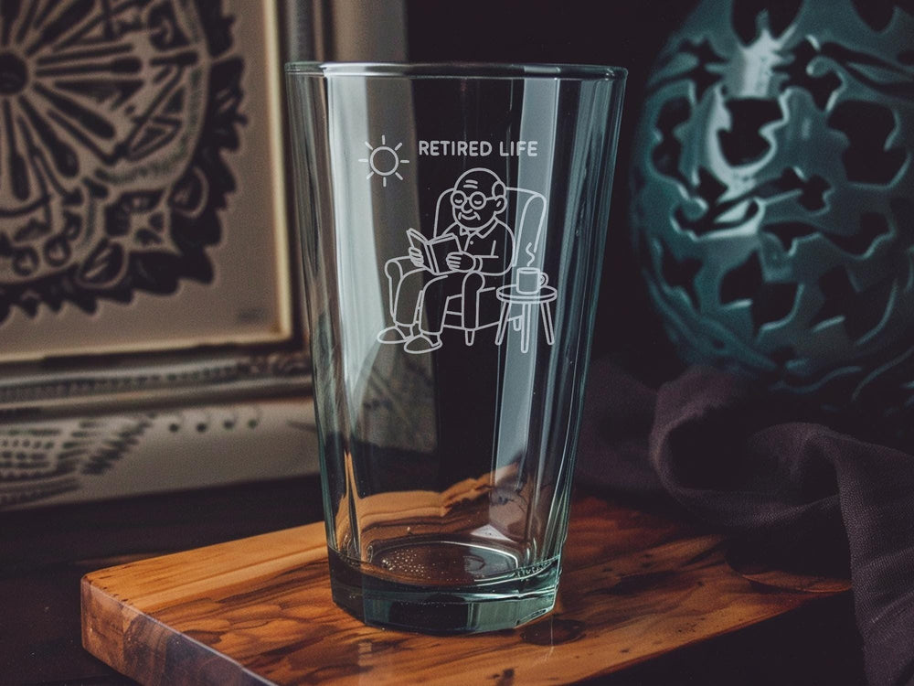 Retired Life Pint Glass – Engraved Hammock, Palm Trees, Sunshine Scene