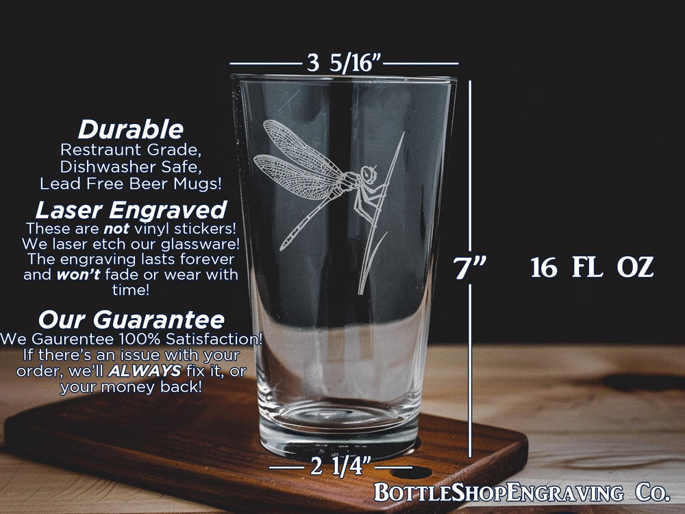 Dragonfly Perched on Slender Reed Pint Glass – Nature-Inspired Insect Scene Beer Glass Gift