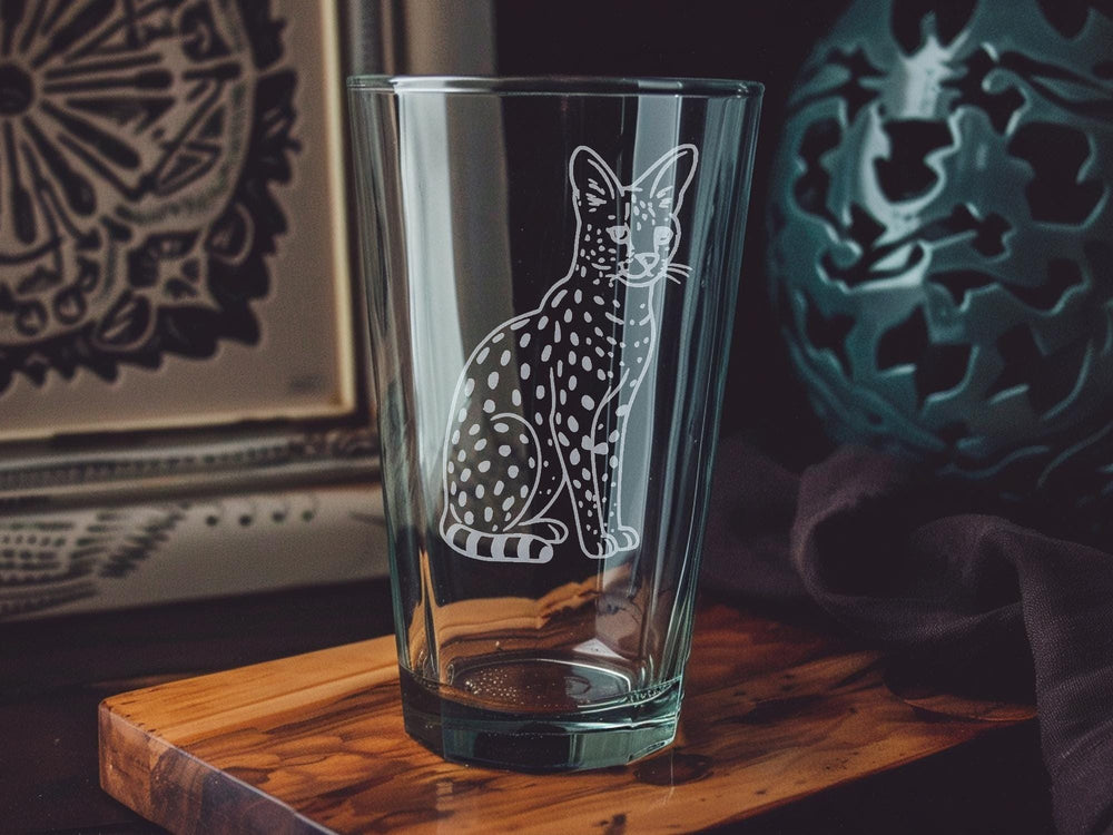 Serval Cat Pint Glass – Wild African Serval Design Beer Glass – Exotic Animal Lover Gift – Jungle Wildlife Barware