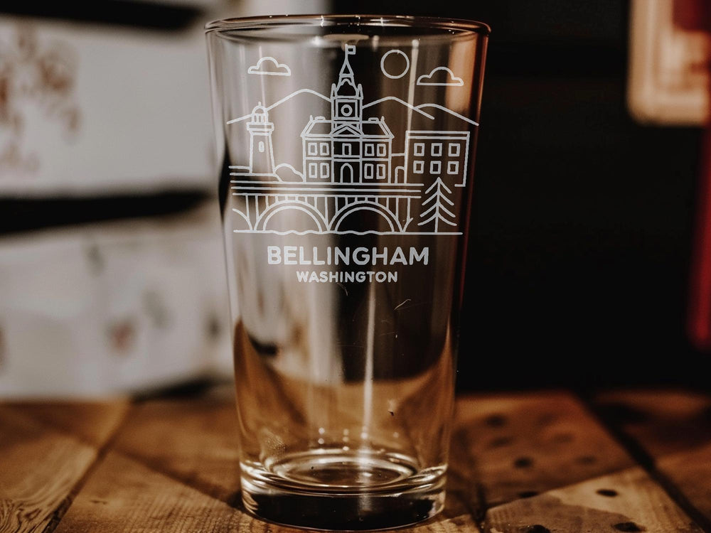 Bellingham Washington Pint Glass with City Skyline, Bay View, and Mountain Scene – Pacific Northwest Souvenir Glassware