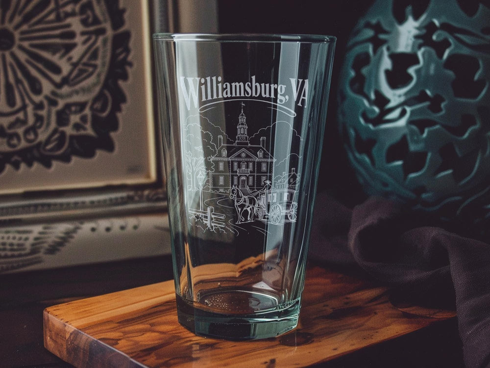 Williamsburg VA Pint Glass, Colonial Williamsburg Souvenir Drinkware, Virginia Travel Gift, Historic District Bar Glass