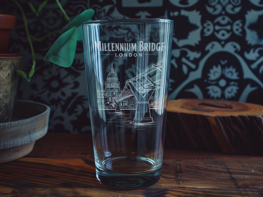 Millennium Bridge London Pint Glass, Thames River Landmark Souvenir Beer Glass, London Skyline Bridge Drinkware Gift