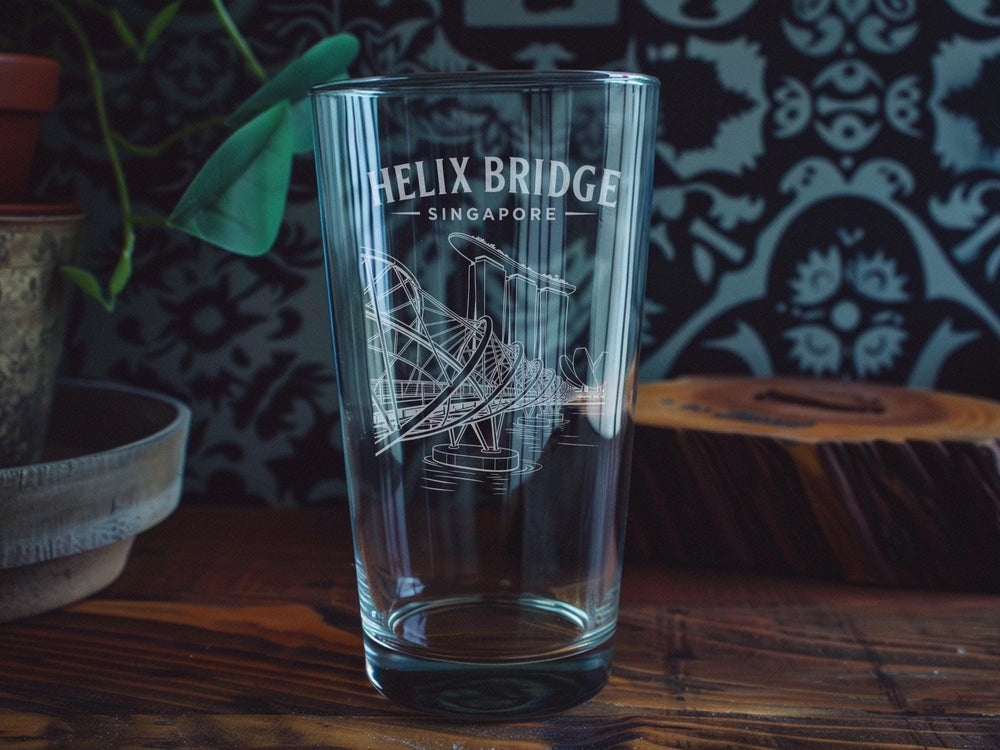 Helix Bridge Singapore Pint Glass, Singapore Landmark Skyline Souvenir Glass, Marina Bay Pedestrian Bridge Drinkware