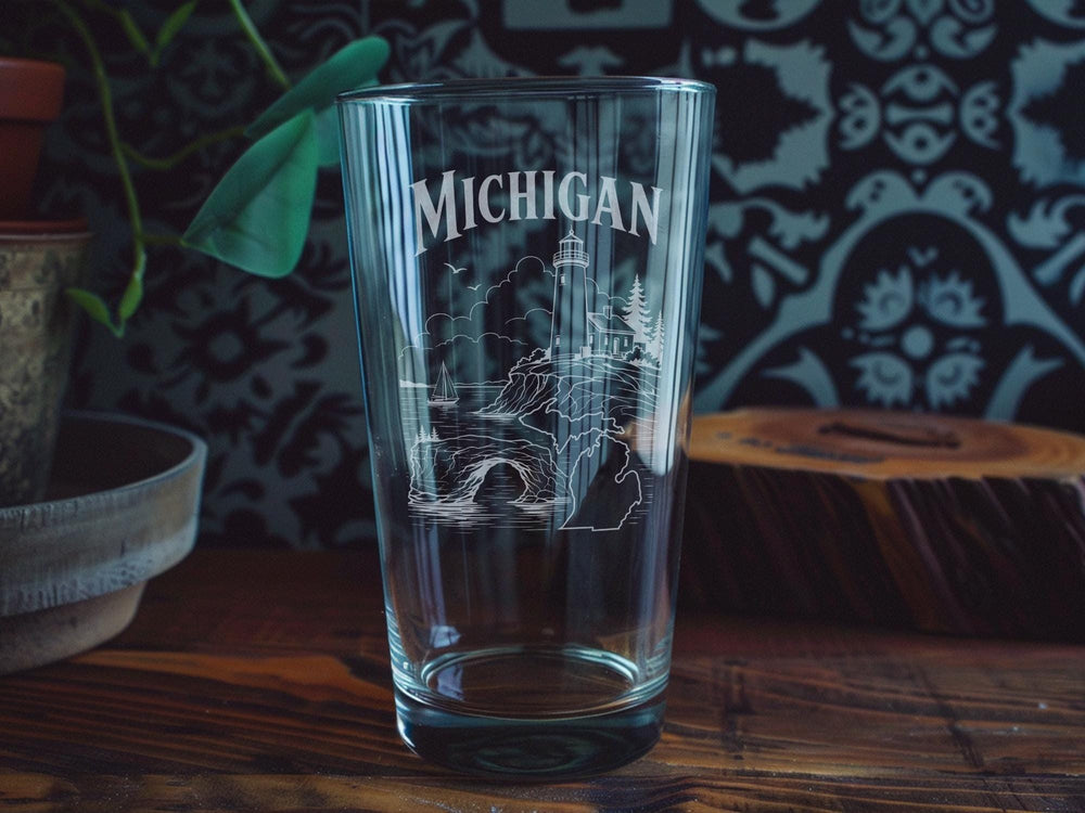 Michigan Pint Glass, Michigan State Souvenir Beer Glass, Great Lakes Michigan Gift, Michigan Travel Keepsake Pint Glass