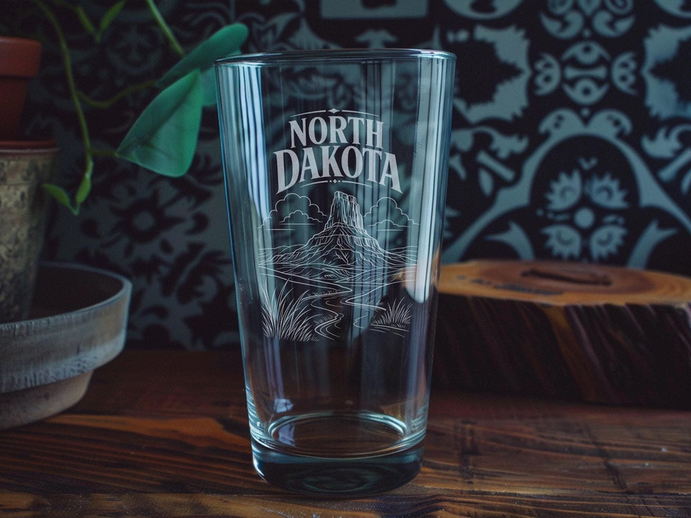 North Dakota Pint Glass, North Dakota State Souvenir Beer Glass, Fargo Bismarck Grand Forks Travel Gift, ND Barware