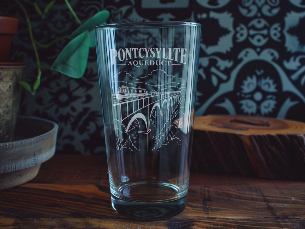 Pontcysyllte Aqueduct Pint Glass, Wales Landmark Canal Bridge Souvenir Beer Glass, Llangollen UNESCO World Heritage Gift
