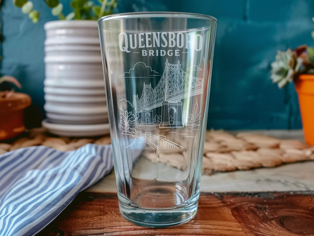 Queensboro Bridge Pint Glass, New York City Skyline Barware, NYC Landmark Drinking Glass, Manhattan Bridge Scene Gift