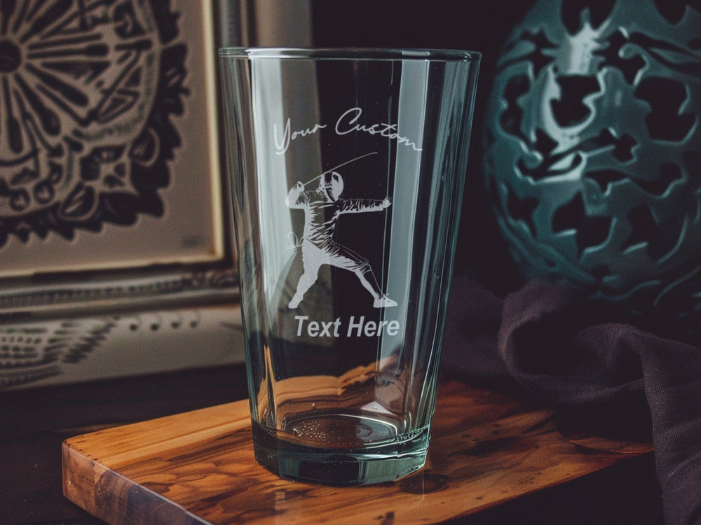 Fencing Sport Fans Pint Glass: Gift Ideas, Home Decor, Sports Merchandise, Drinking Glasses, Collectibles