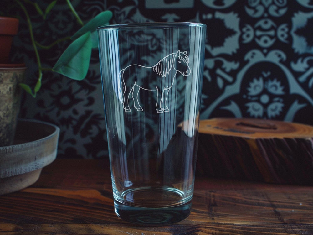 Highland Pony Pint Glass: Elegant Scottish Horse Design