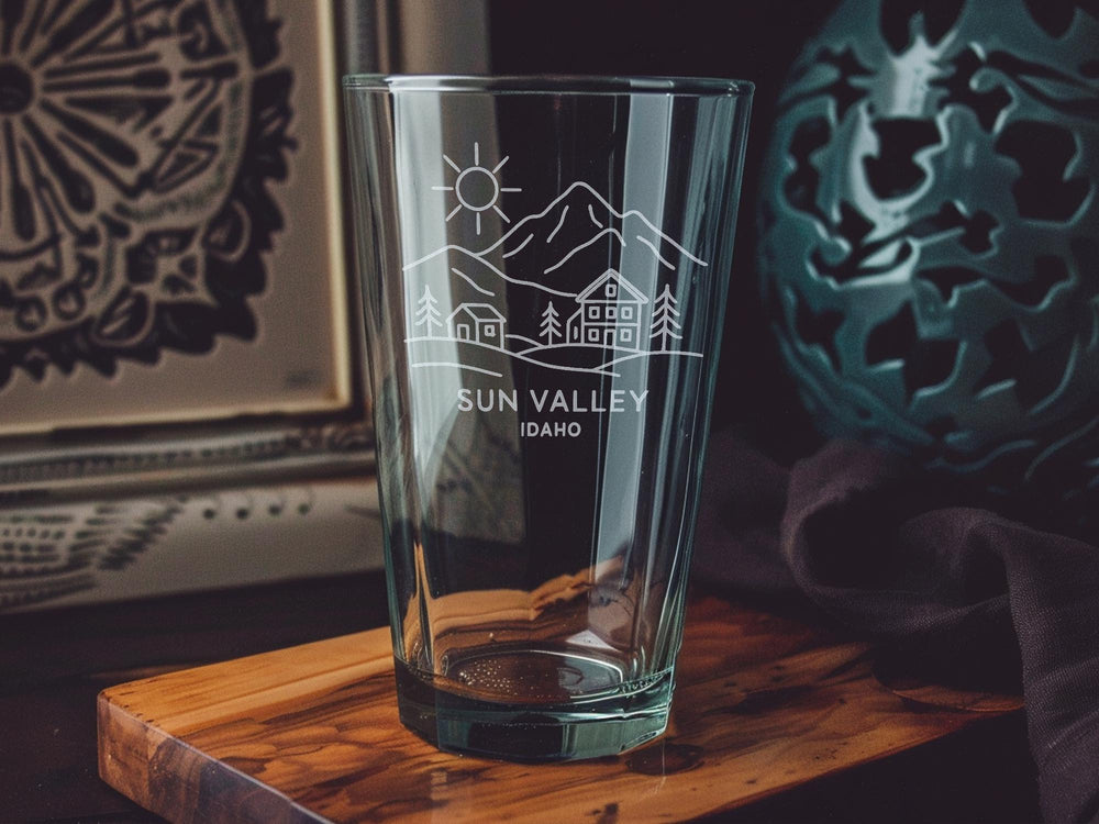 Sun Valley Idaho Pint Glass with Mountain Scene, Ski Resort Landmark, Idaho Souvenir Gift, Outdoor Adventure Decor