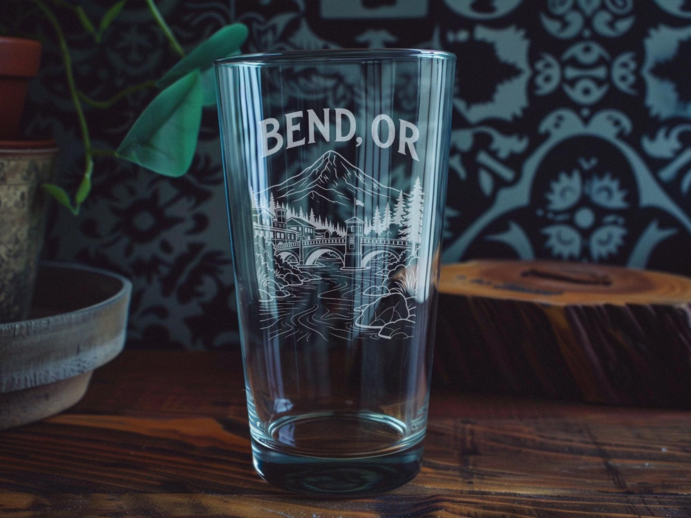 Bend Oregon Pint Glass, Bend OR Souvenir Beer Glass, Central Oregon Travel Gift, Pacific Northwest Barware