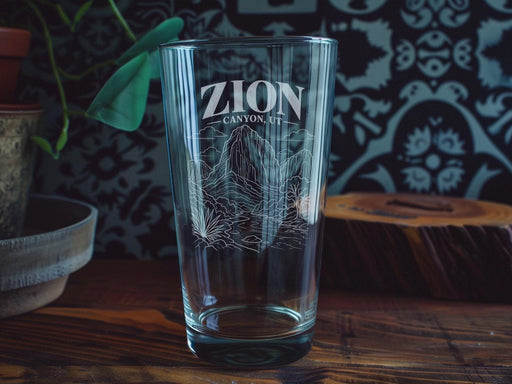 Zion Canyon Utah Pint Glass, Zion National Park Souvenir Beer Glass, Utah Travel Gift, Southwest Canyon Landscape Drinkware