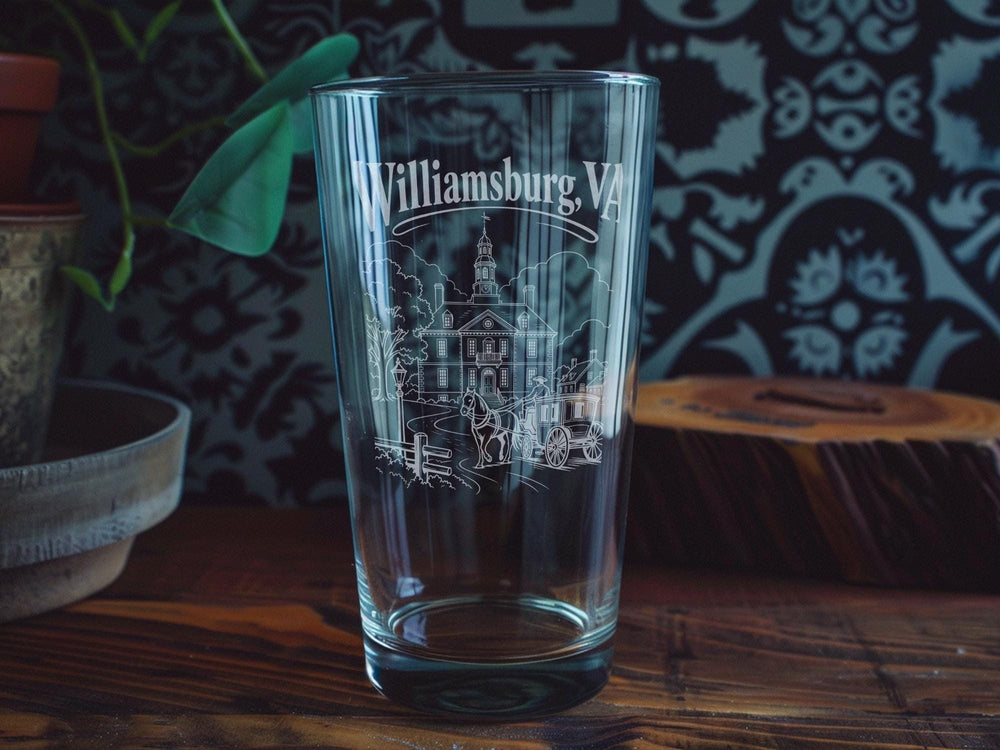 Williamsburg VA Pint Glass, Colonial Williamsburg Souvenir Drinkware, Virginia Travel Gift, Historic District Bar Glass