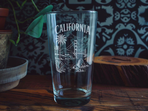 California Pint Glass, California State Design Drinking Glass, Golden State Souvenir Barware, California Gift for Travel Lovers