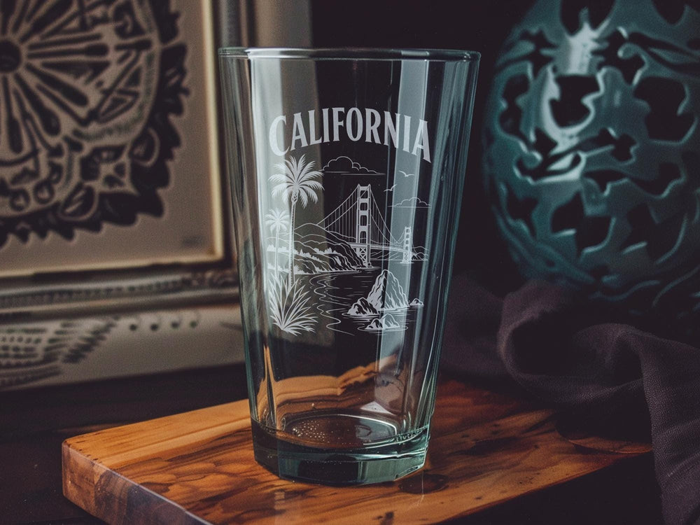 California Pint Glass, California State Design Drinking Glass, Golden State Souvenir Barware, California Gift for Travel Lovers