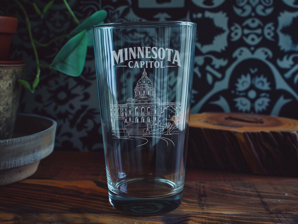 Minnesota State Capitol Pint Glass, St Paul Minnesota Landmark Souvenir Beer Glass, Capitol Building Gift for Minnesota Fans