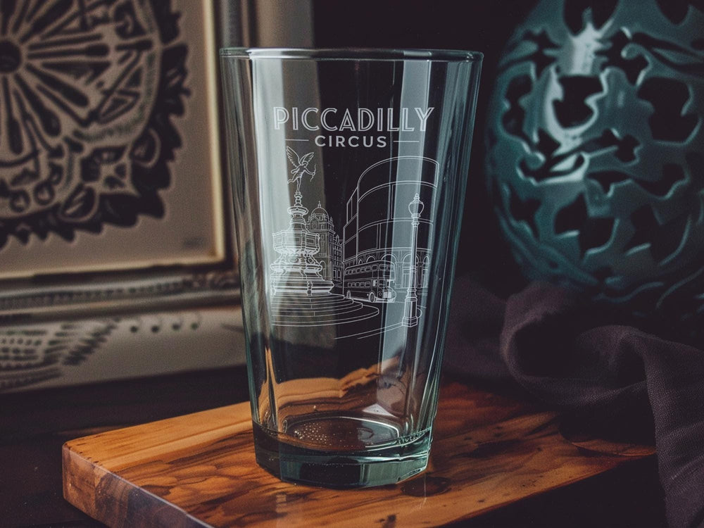 Piccadilly Circus London Pint Glass, Iconic City Landmark Travel Souvenir Beer Glass, UK Street Scene Drinkware Gift