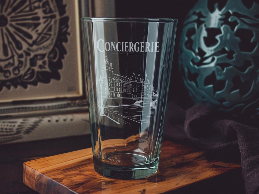 Conciergerie Paris Pint Glass, Historic French Landmark Barware, Seine River Gothic Palace Souvenir Beer Glass