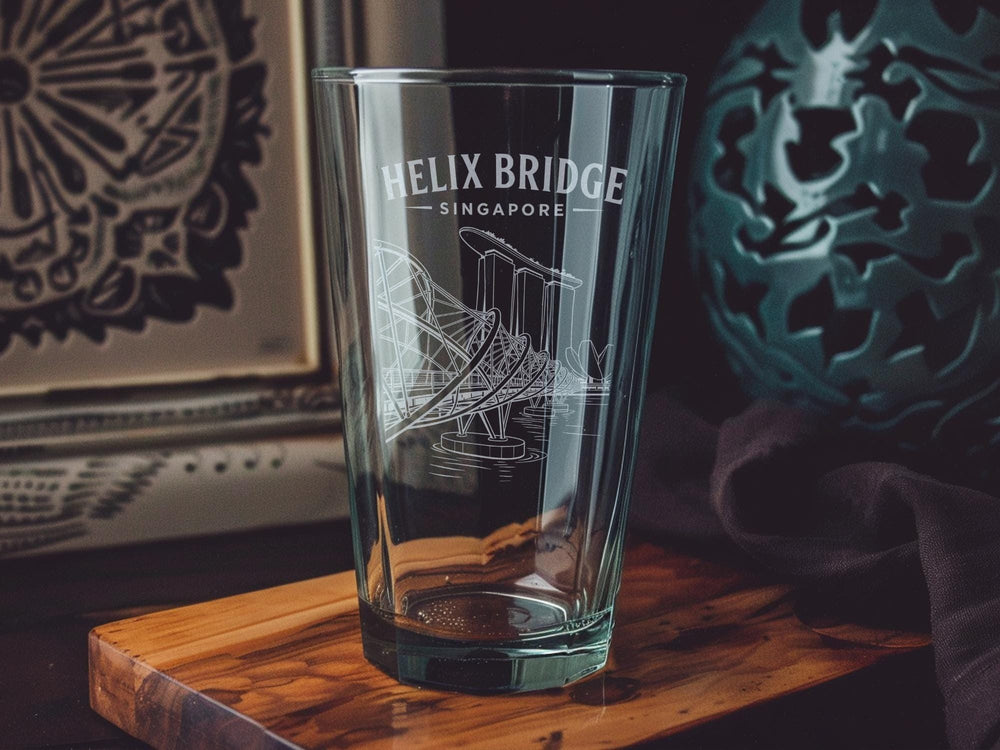 Helix Bridge Singapore Pint Glass, Singapore Landmark Skyline Souvenir Glass, Marina Bay Pedestrian Bridge Drinkware