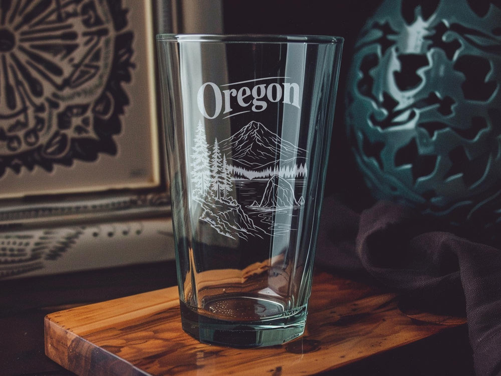 Oregon Pint Glass, Oregon State Souvenir Beer Glass, Oregon Travel Gift, Pacific Northwest Drinkware, Oregon Lover Gift