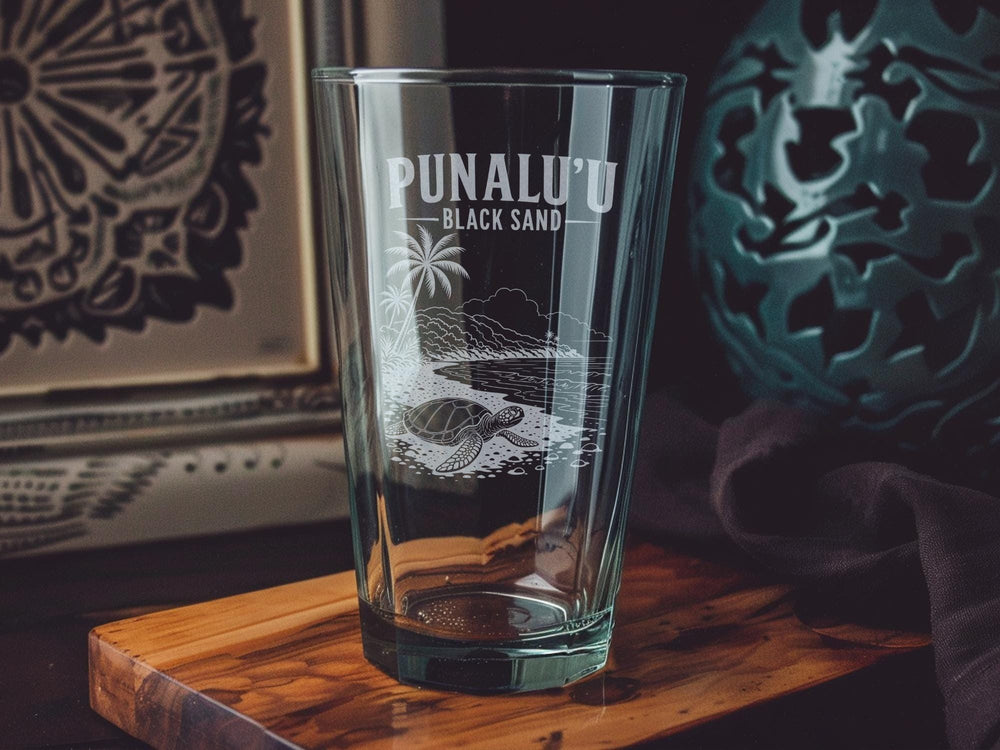 Punaluʻu Black Sand Beach Pint Glass, Hawaii Coastal Souvenir Drinkware, Sea Turtle Beach Scene Beer Glass